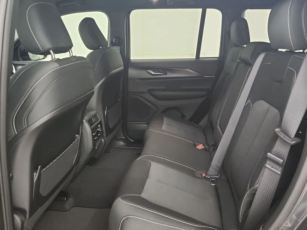 New 2026 Baltic Gray Metallic Clearcoat Jeep Laredo image 30