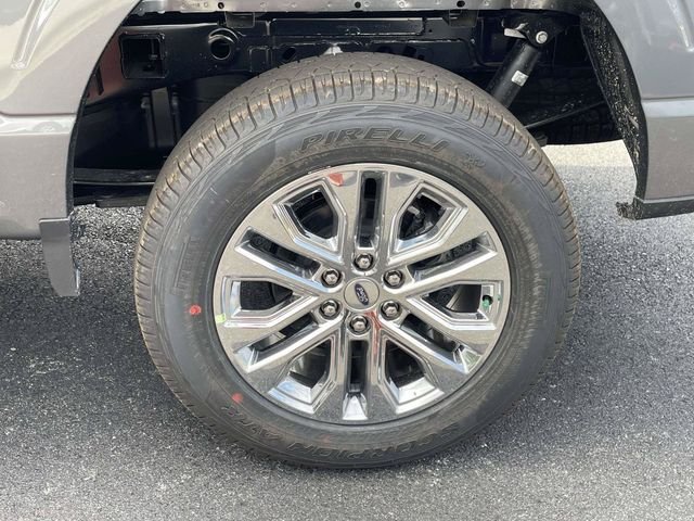 New 2026 Carbonized Gray Metallic Ford XLT image 2