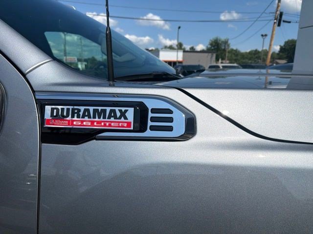 Used 2025 Sterling Metallic GMC SLT image 5