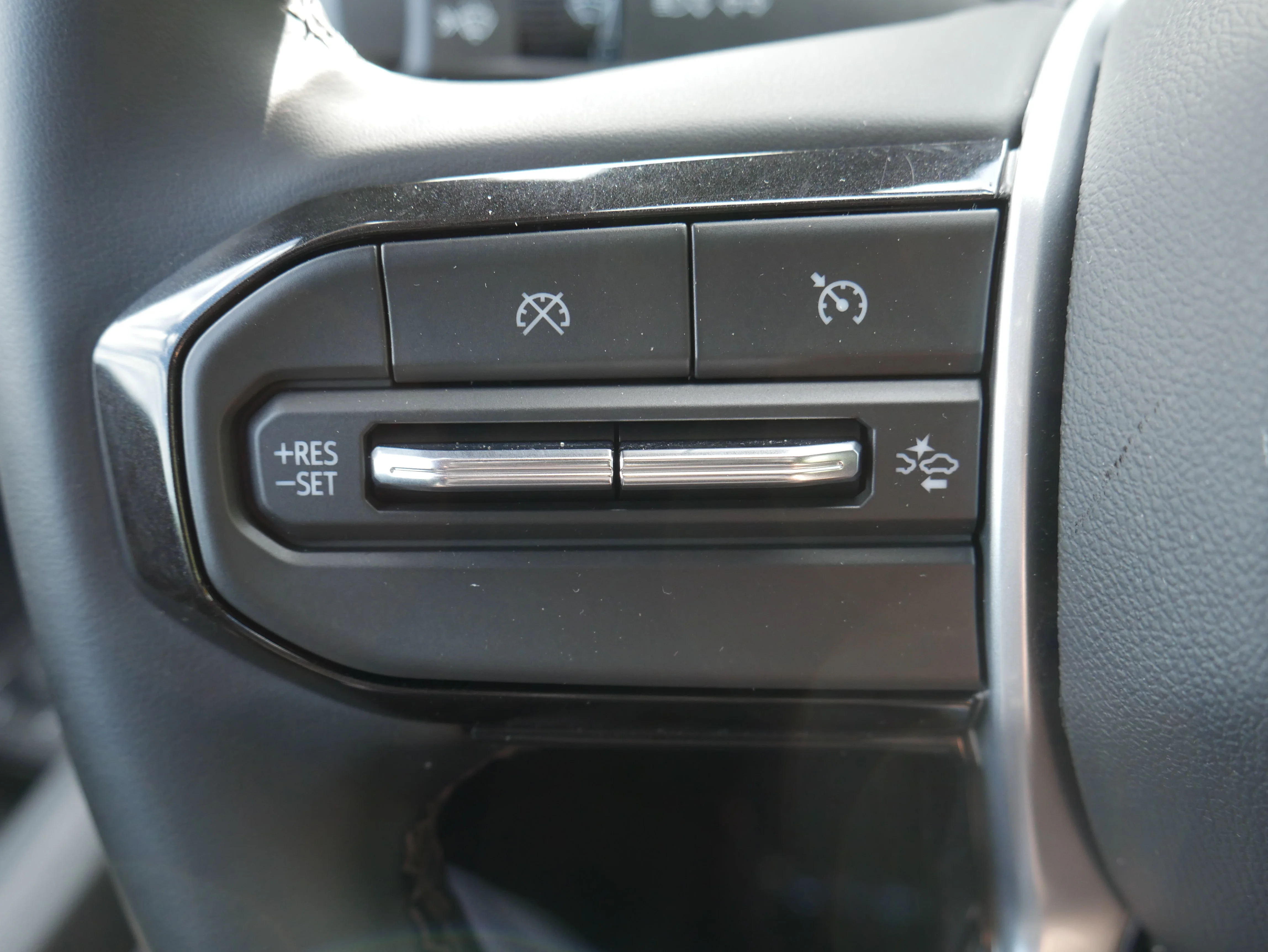 2024 Chevrolet Colorado LT - Photo 25