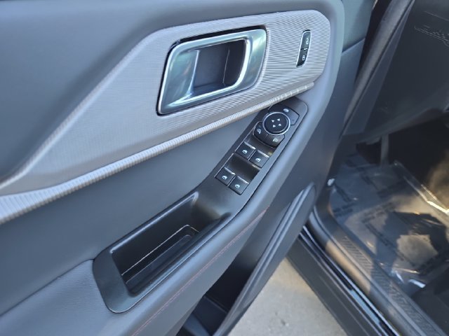 Used 2025 Black Ford Active image 11