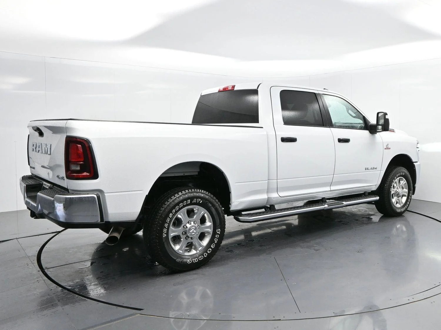 Used 2025 White Ram Big Horn image 7