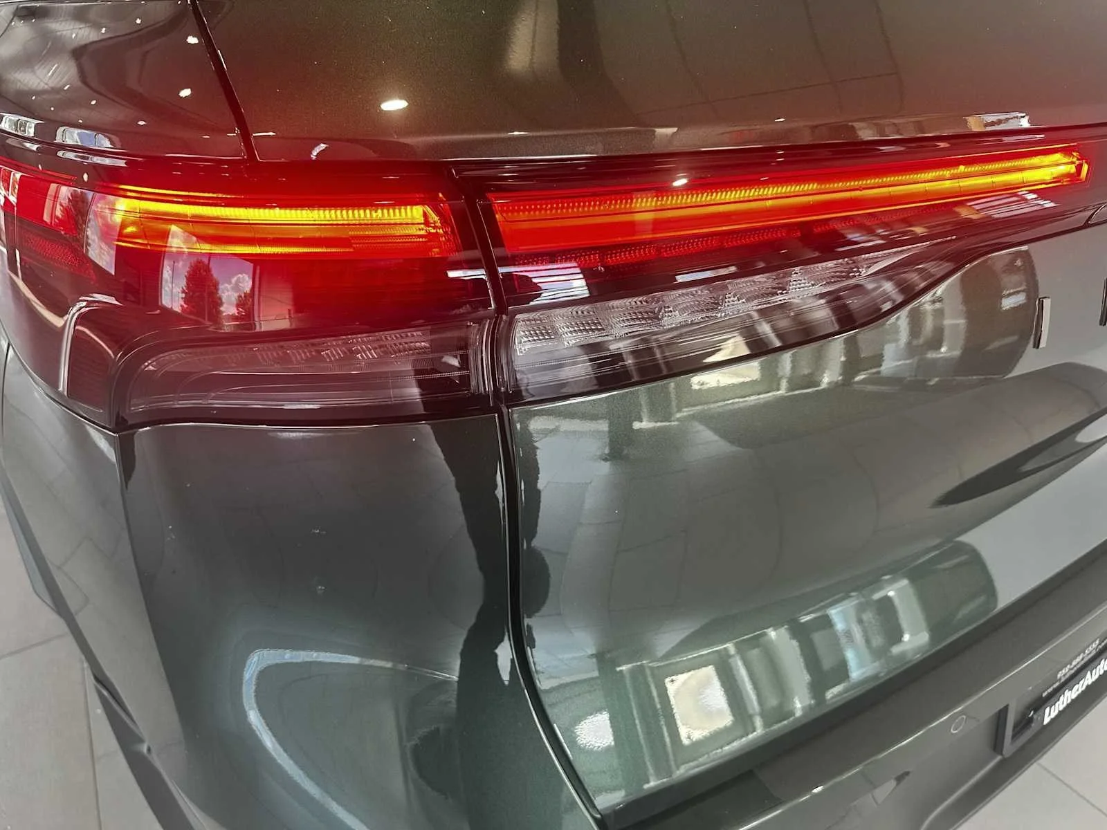 New 2027 2T DEEP EMRLD INFINITI Autograph AWD image 8