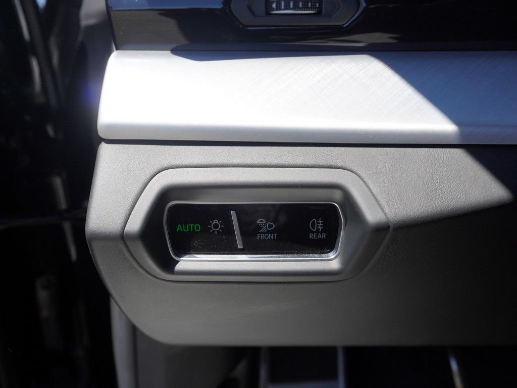 Used 2020 Black Lamborghini Base image 47
