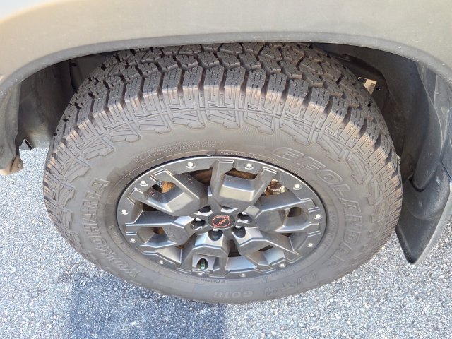 Used 2022  Nissan PRO-4X image 5