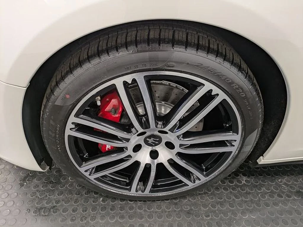Used 2019  Maserati  image 7