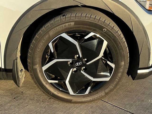 2024 Hyundai Ioniq 5 SEL photo 2