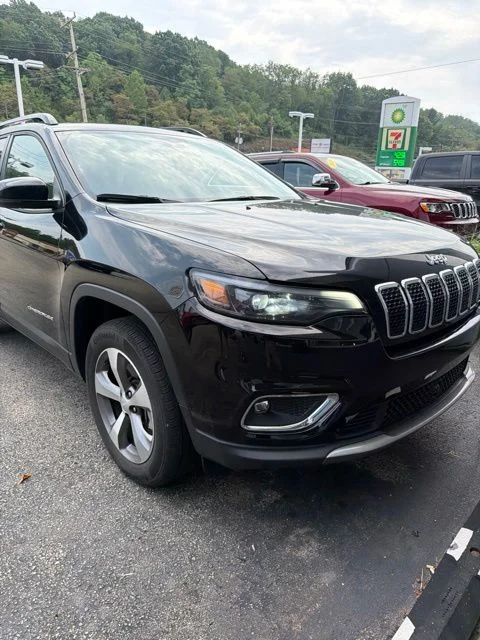 Used 2022 Black Jeep Limited image 2