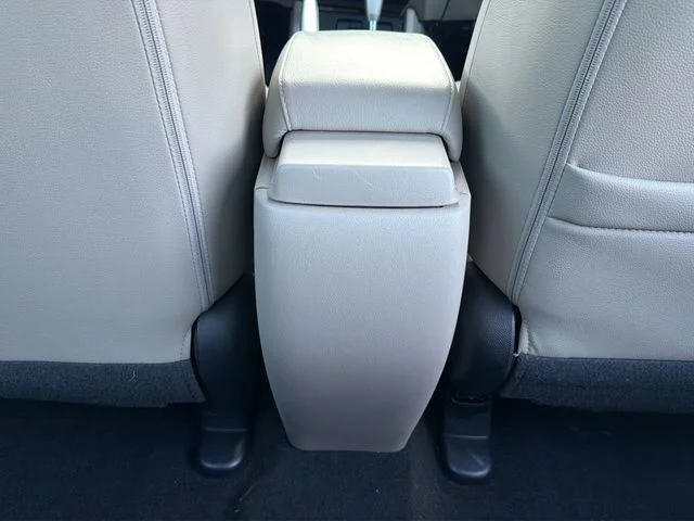 Used 2014 White Honda EX-L image 27