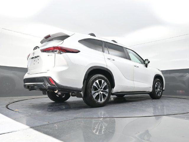 Used 2026 Beige Toyota XLE image 37