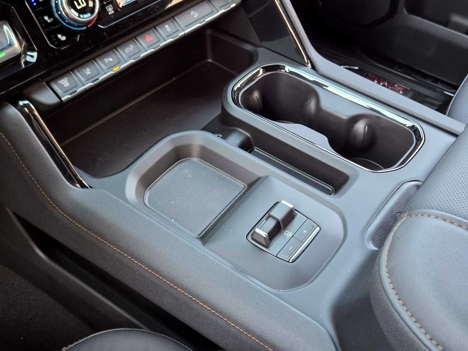 2026 GMC Sierra 2500HD AT4 - Photo 14