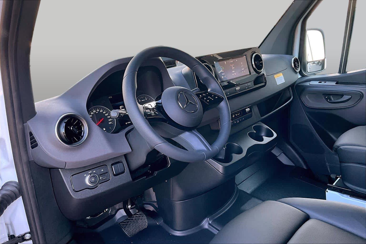 New 2026 Arctic+White Mercedes-Benz  image 8
