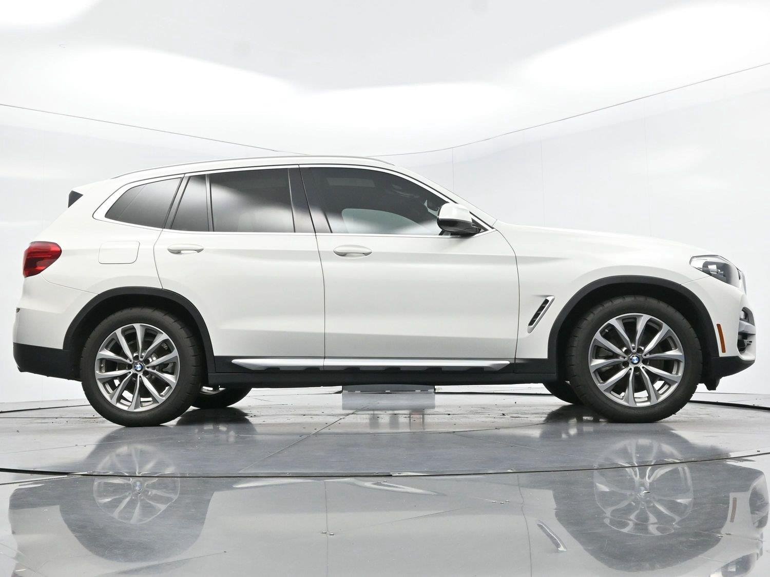 Used 2019 Alpine White BMW sDrive30i image 48