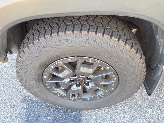 Used 2022  Nissan PRO-4X image 5