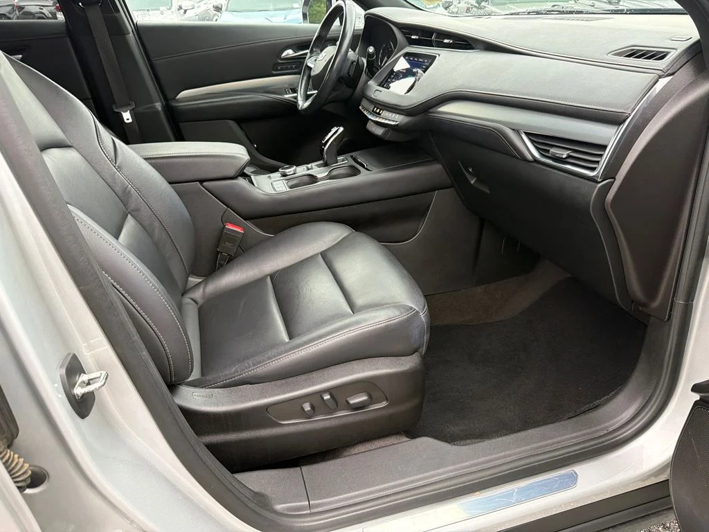 Used 2022 Silver Cadillac Premium Luxury image 13