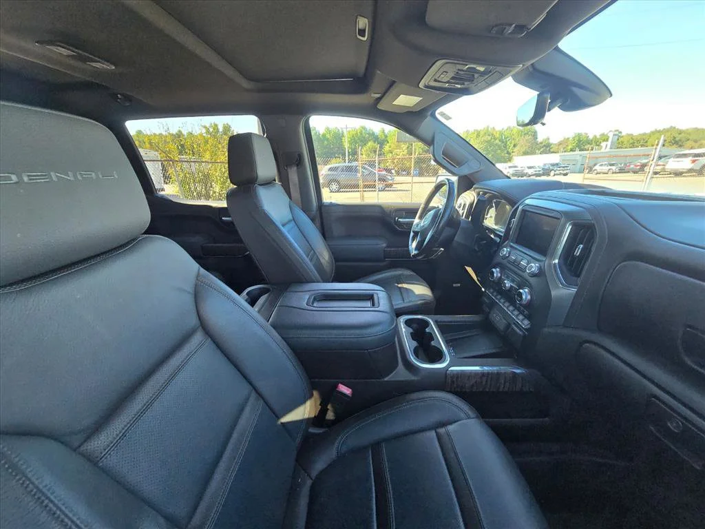 Used 2021 WHITE FROST TRICOAT GMC Denali image 12