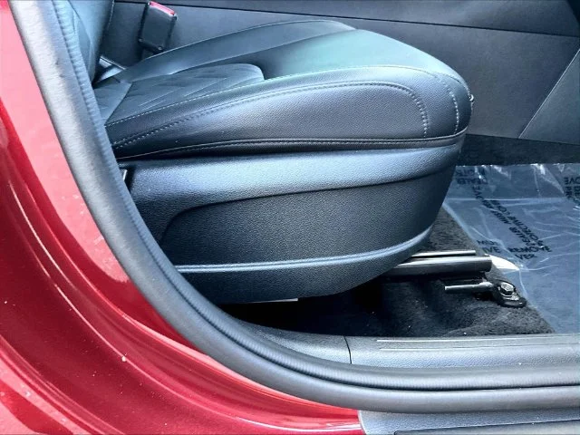 Used 2025 Red Kia X-Line image 37