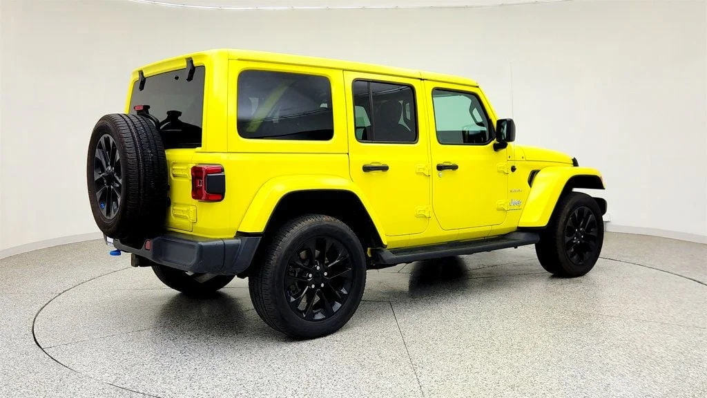 Used 2023 High Velocity Clearcoat Jeep Sahara 4x4 w/ Cold Weather Group & Body-Color Hard Top image 5