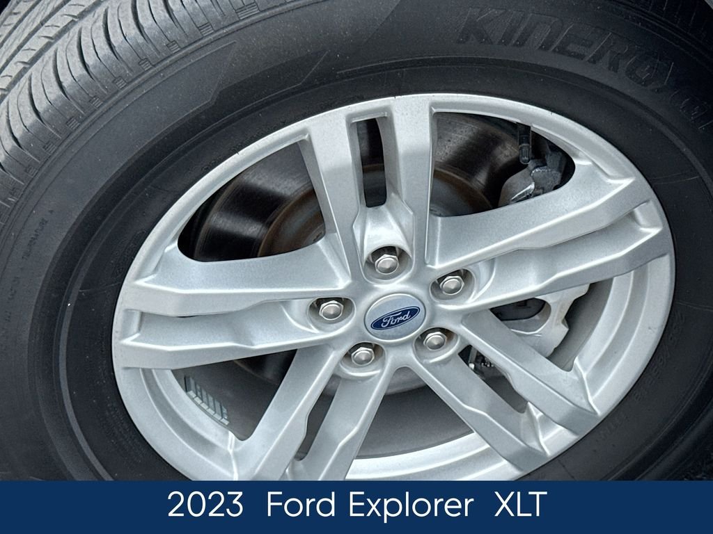 Used 2023 Silver Ford XLT image 12