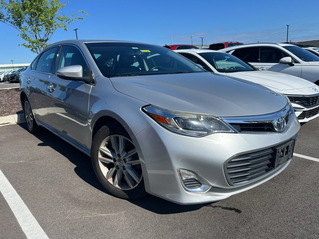 Used 2013 Classic Silver Metallic Toyota XLE Premium image 1