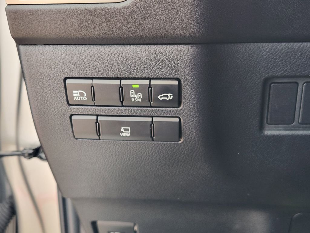 Used 2019 Silver Lexus 300 Base image 22