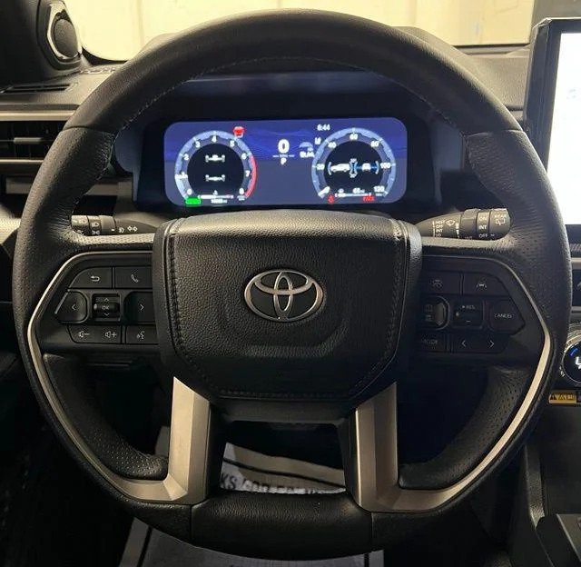 Used 2025 WIND CHILL PEARL Toyota  image 11