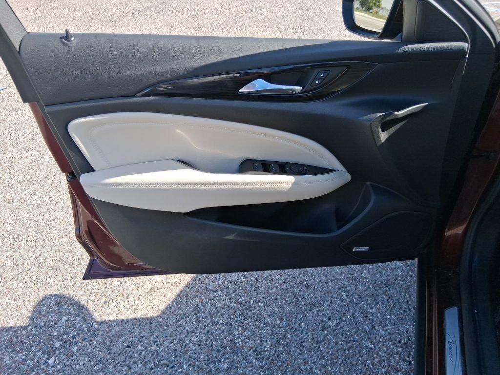 Used 2019 Red Buick Avenir image 11