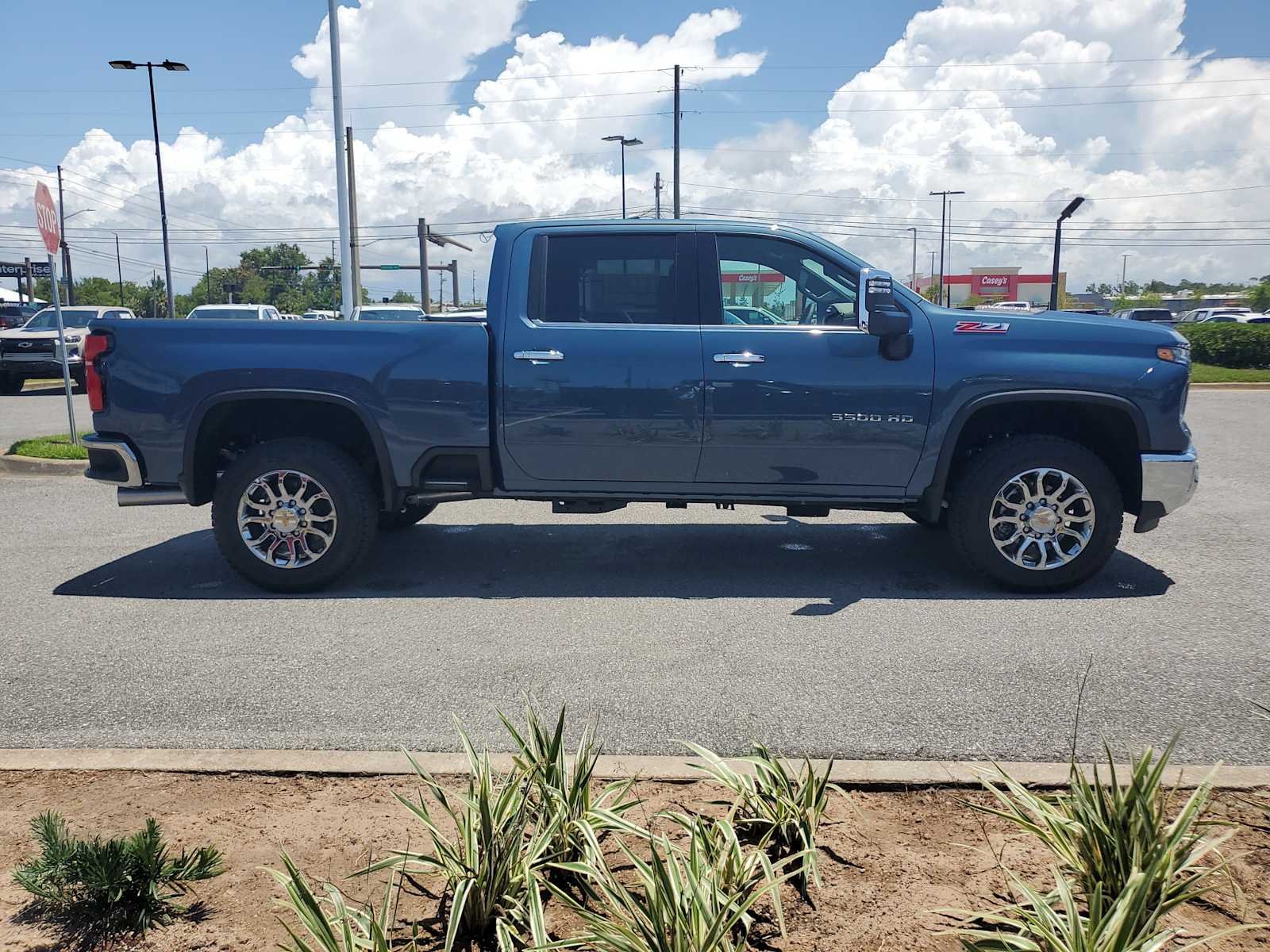 2026 Chevrolet Silverado 3500 HD LTZ - Photo 7