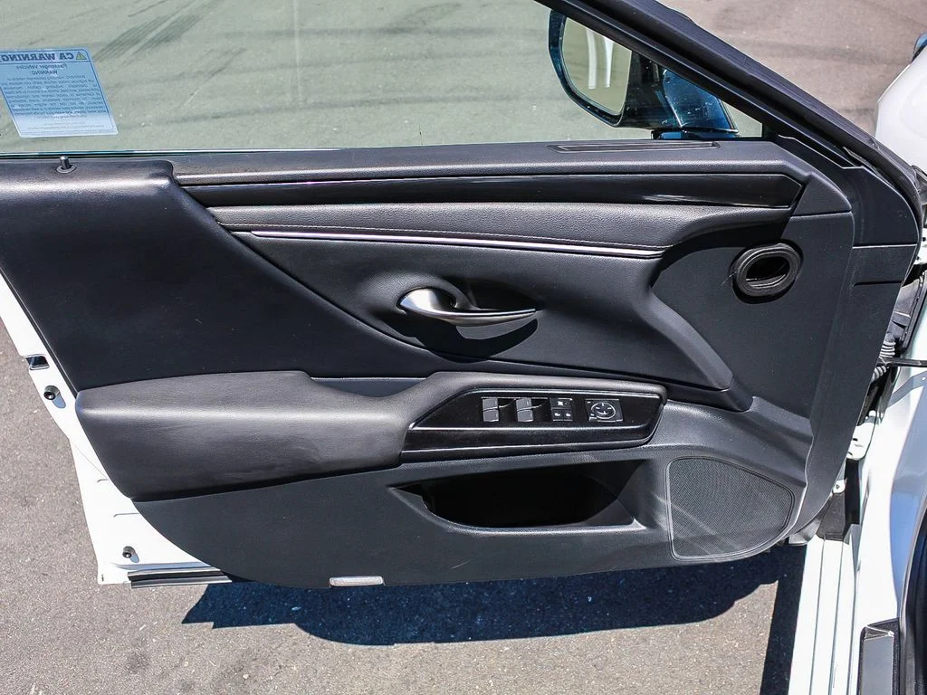 Used 2020 White Lexus 350 image 22