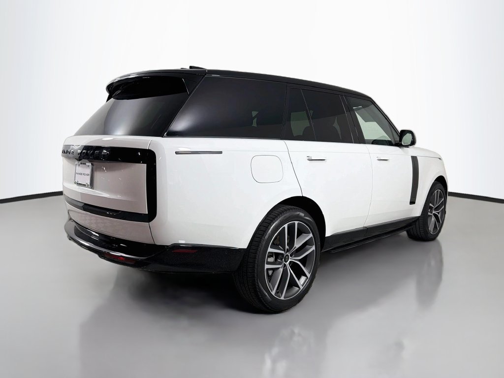 New 2027 Fuji White Land Rover SE image 5