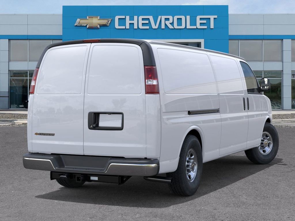 New 2025 Summit White Chevrolet WT image 4