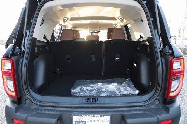 New 2025 Shadow Black Ford Outer Banks® image 33