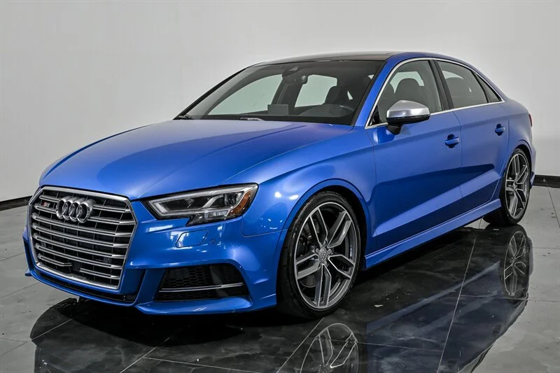 Used 2017 Ara Blue Crystal Effect Audi 2.0T quattro Prestige image 5