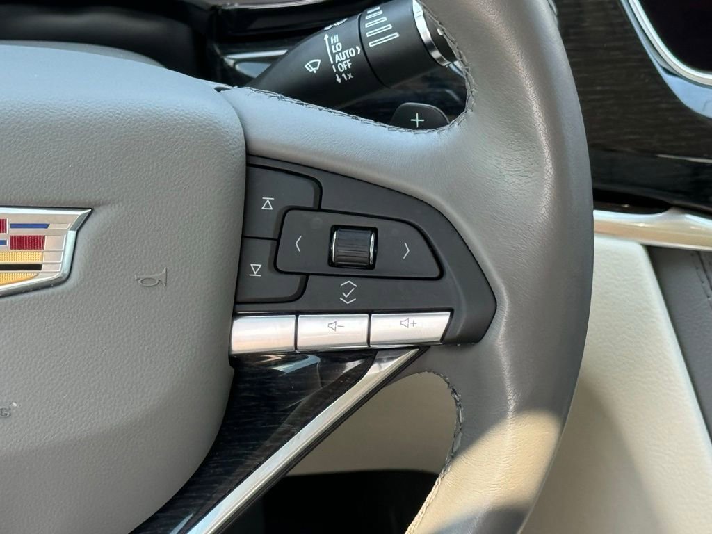 Certified Used 2024 Crystal White Tricoat Cadillac Premium Luxury image 27