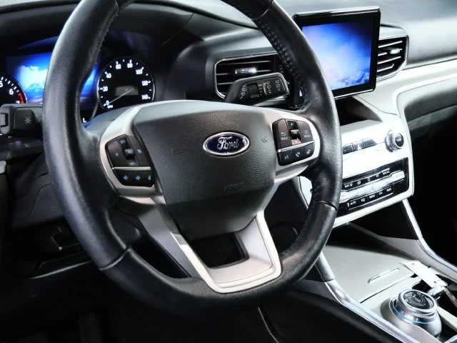 Certified Used 2023 Black Ford XLT image 19