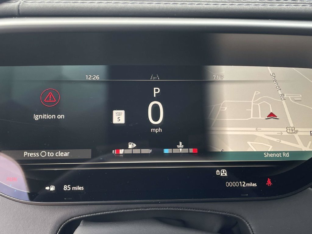 New 2026 Fuji White Land Rover Dynamic SE image 43