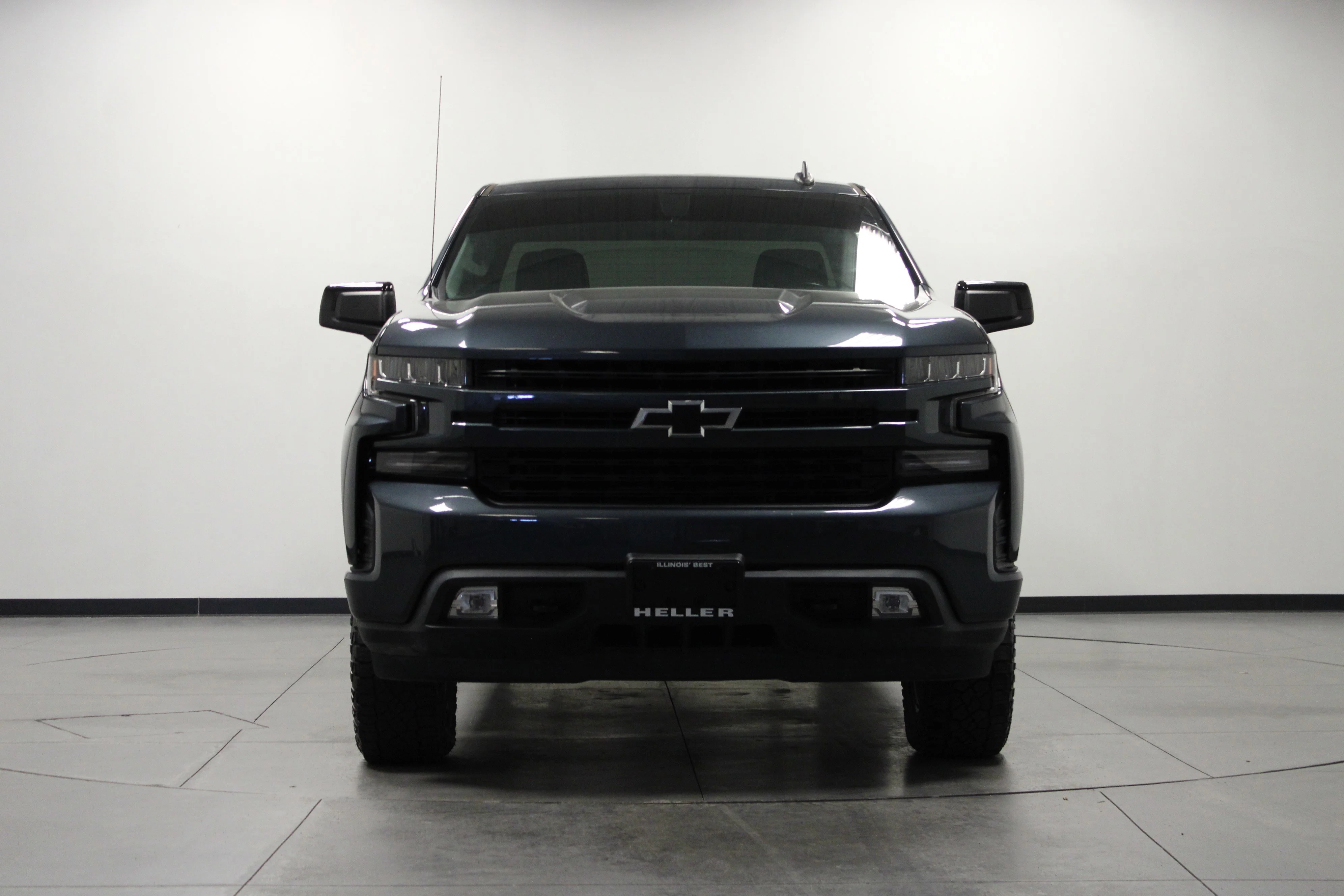 Used 2021 Shadow Gray Metallic Chevrolet RST image 9