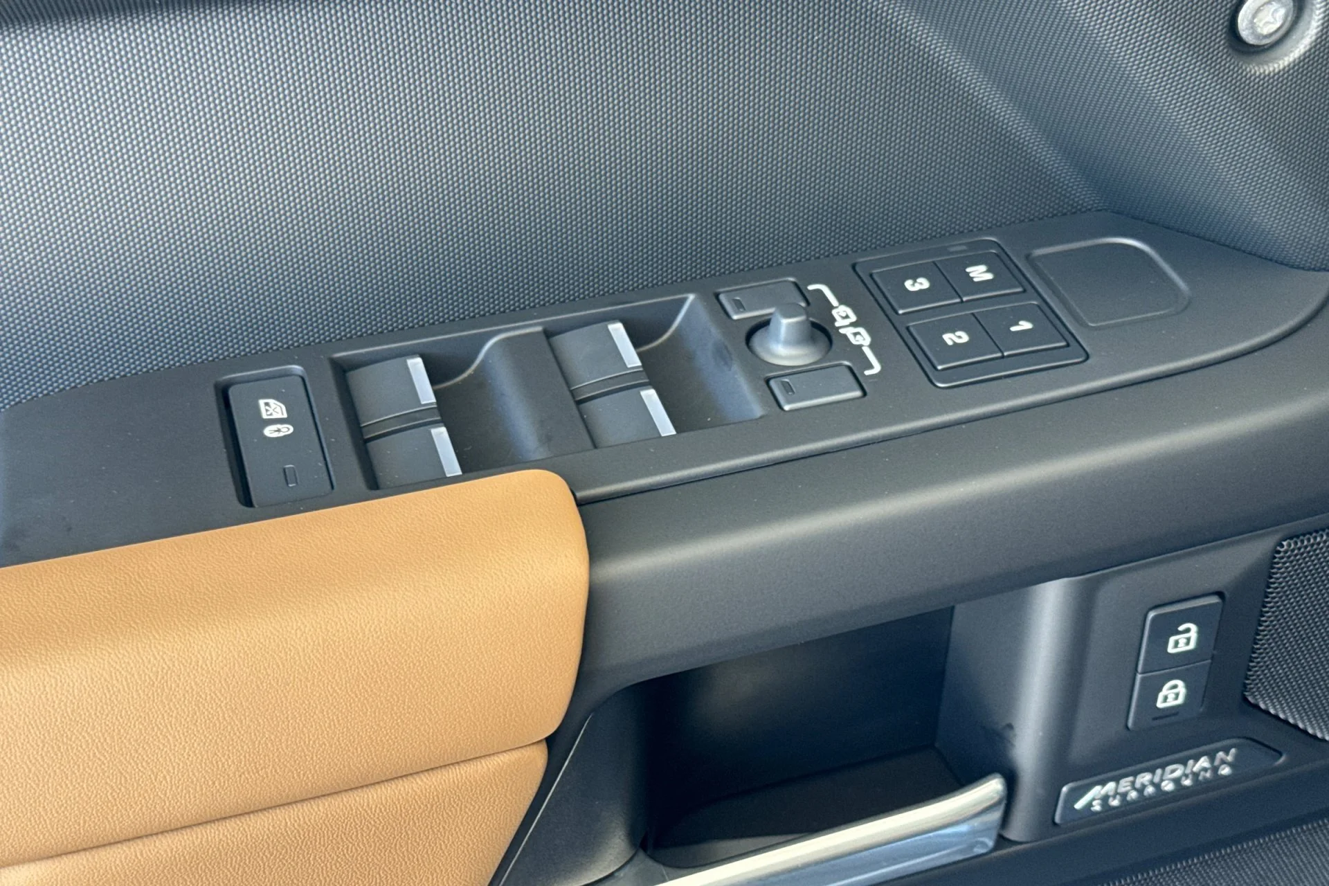New 2026 Carpathian Grey Land Rover X-Dynamic SE image 15