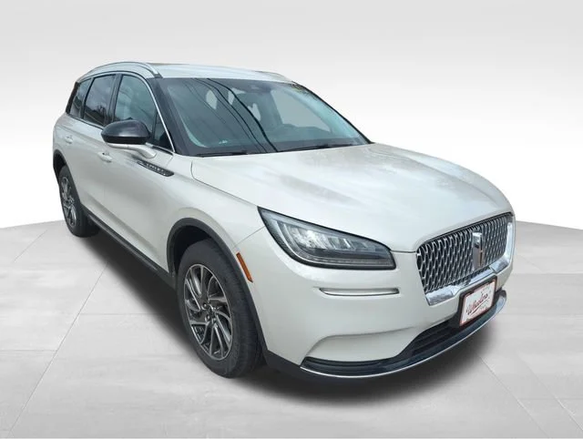 Used 2021 White Lincoln Standard image 9