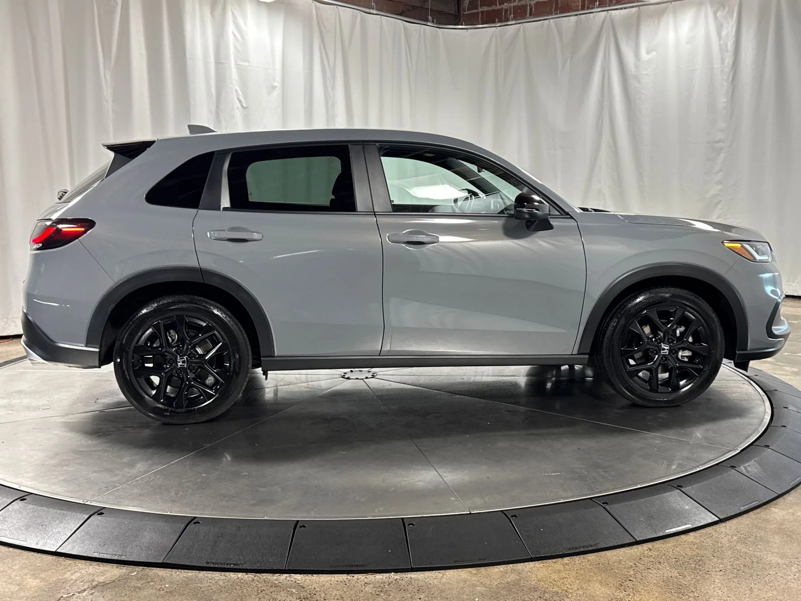 Used 2024 Urban Gray Pearl Honda Sport image 6