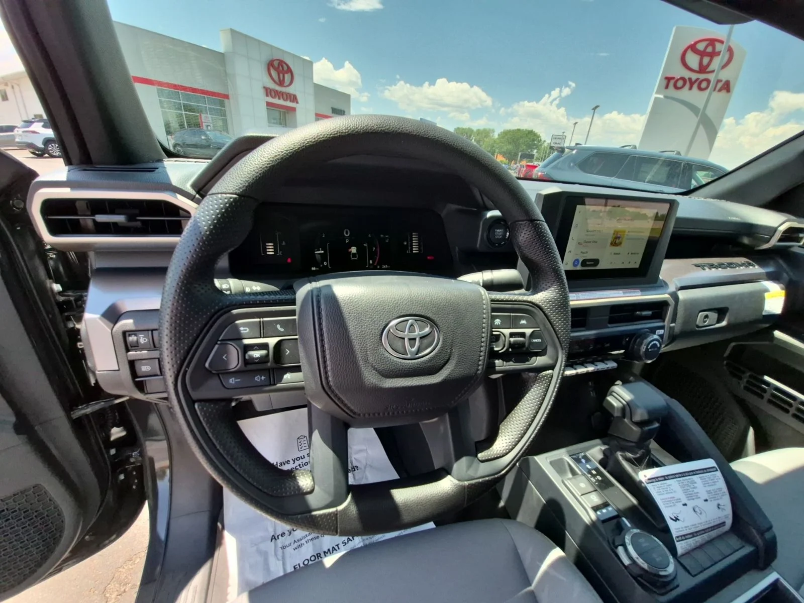 2026 Toyota Tacoma SR5 - Photo 17