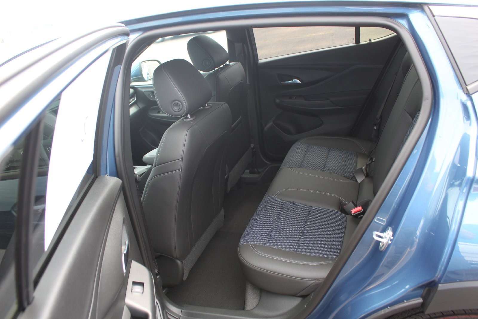 New 2026 Ocean Blue Metallic Buick Preferred image 9