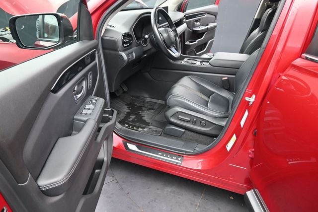 Certified Used 2025 Radiant Red Metallic II Honda 2WD EX-L image 16