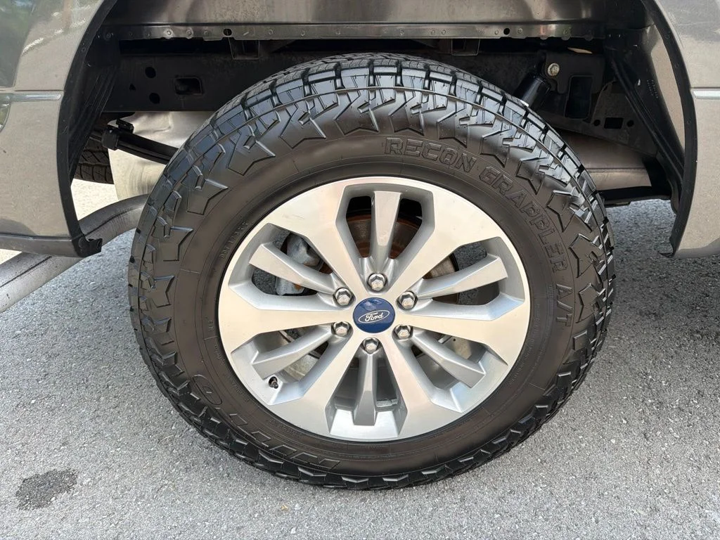 Used 2018 Gray Ford XL image 13