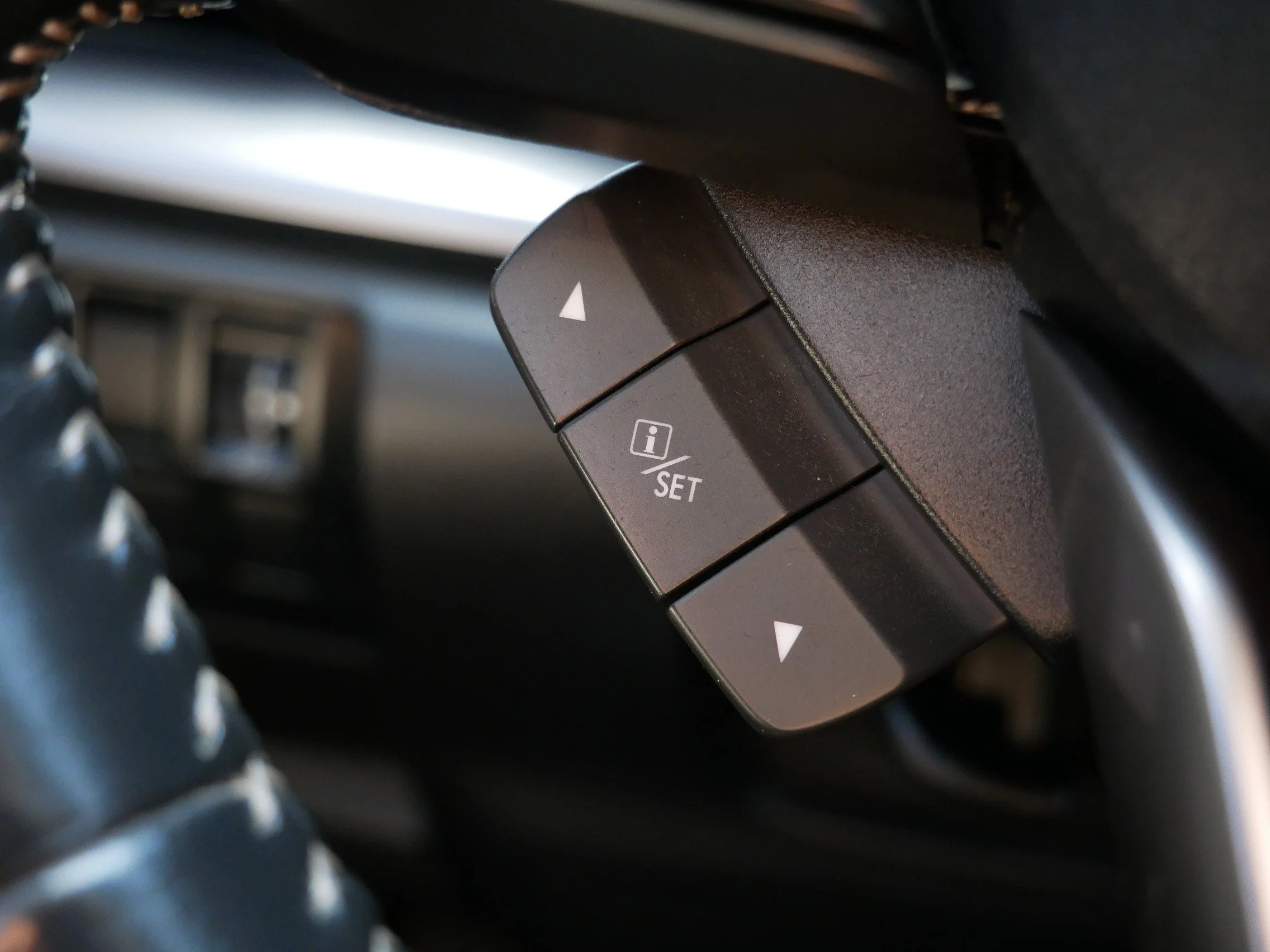 Used 2024 Ice Silver Metallic Subaru Premium image 30
