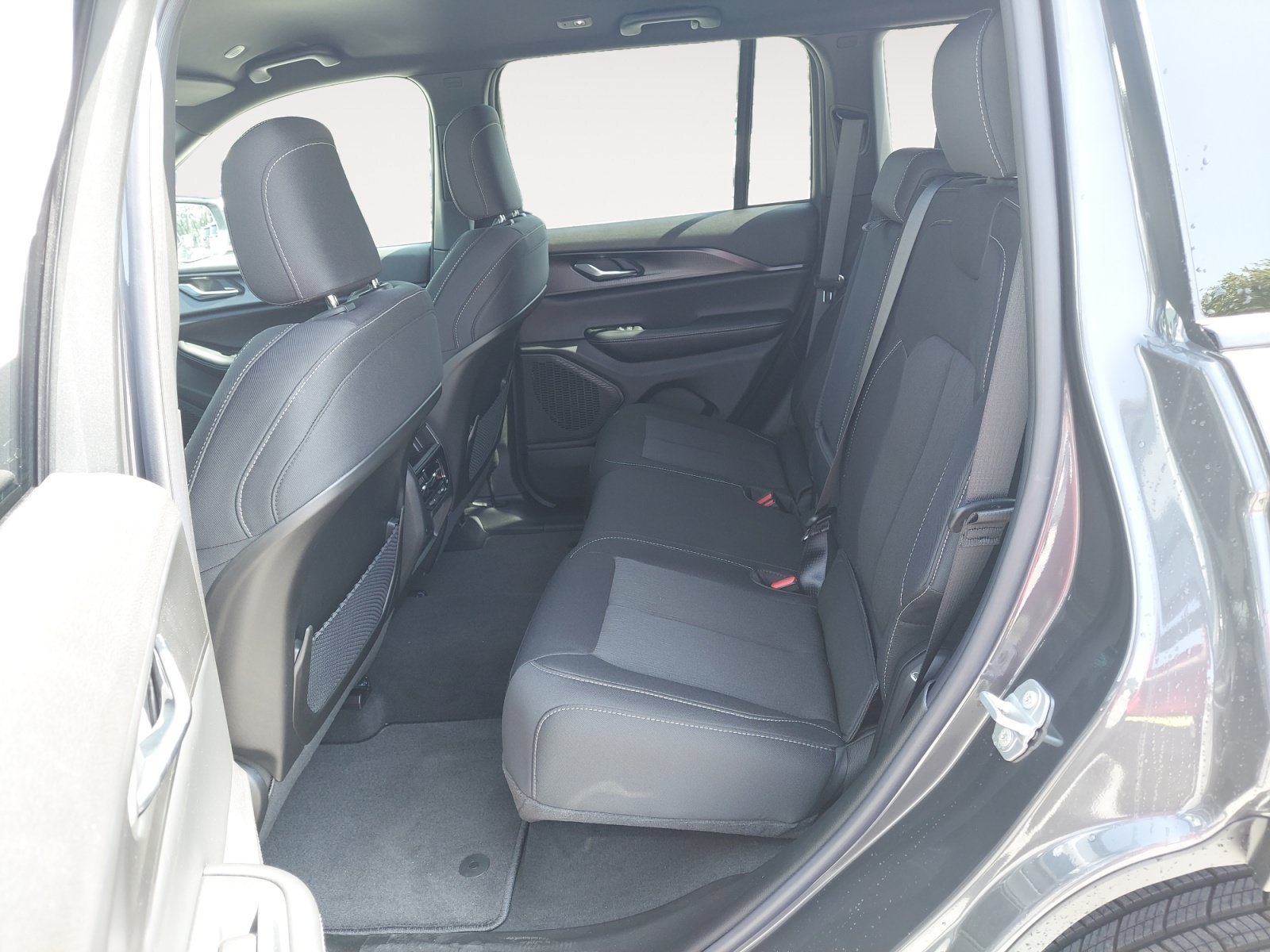 New 2026 Baltic Gray Metallic Clearcoat Jeep Laredo image 22