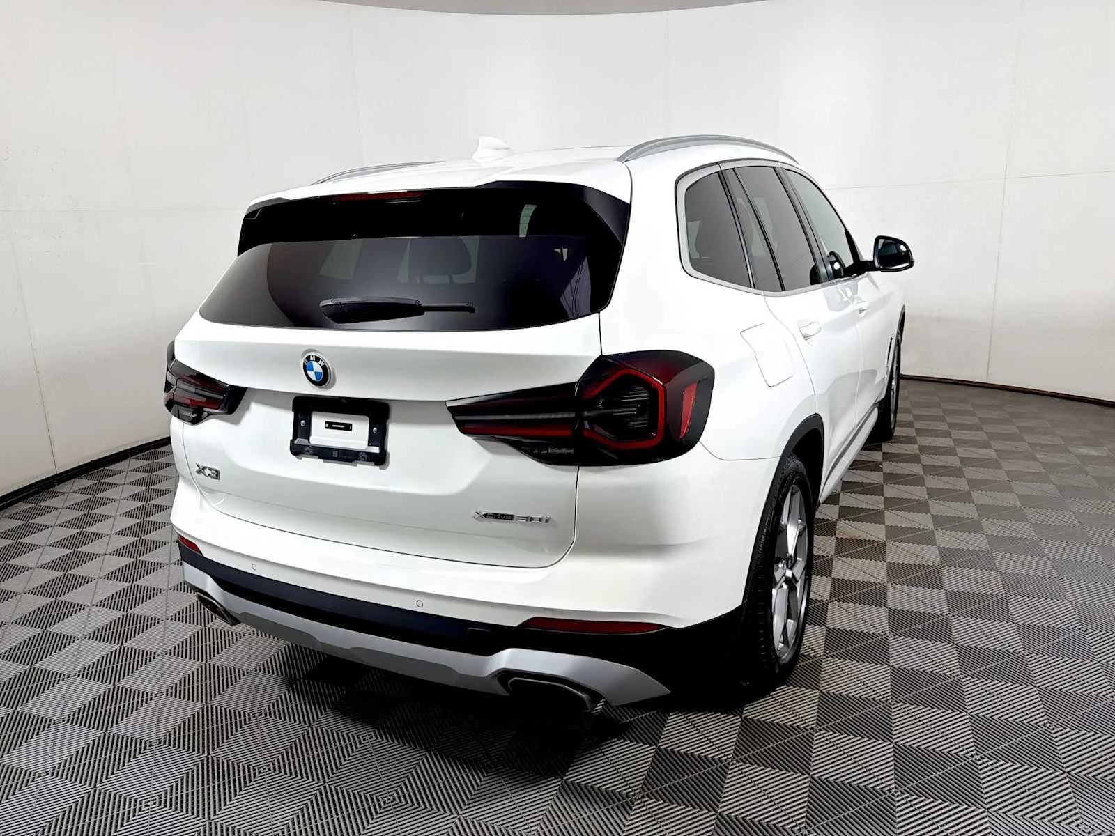 Certified Used 2024 Alpine White BMW xDrive30i image 6