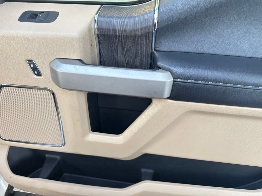 Used 2020 White Ford Lariat image 11