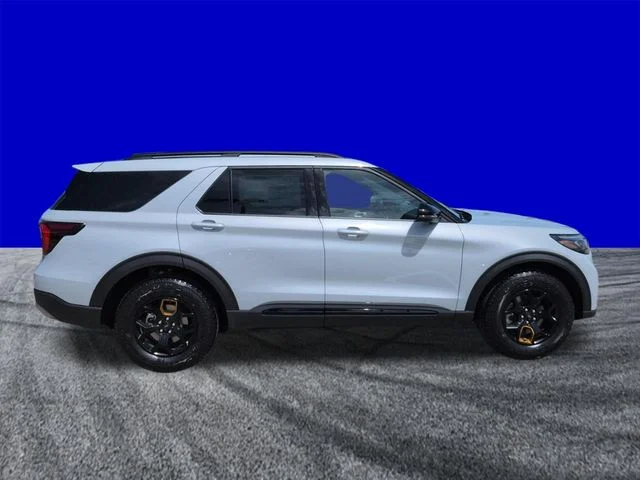New 2026 Space White Metallic Ford Tremor® image 3