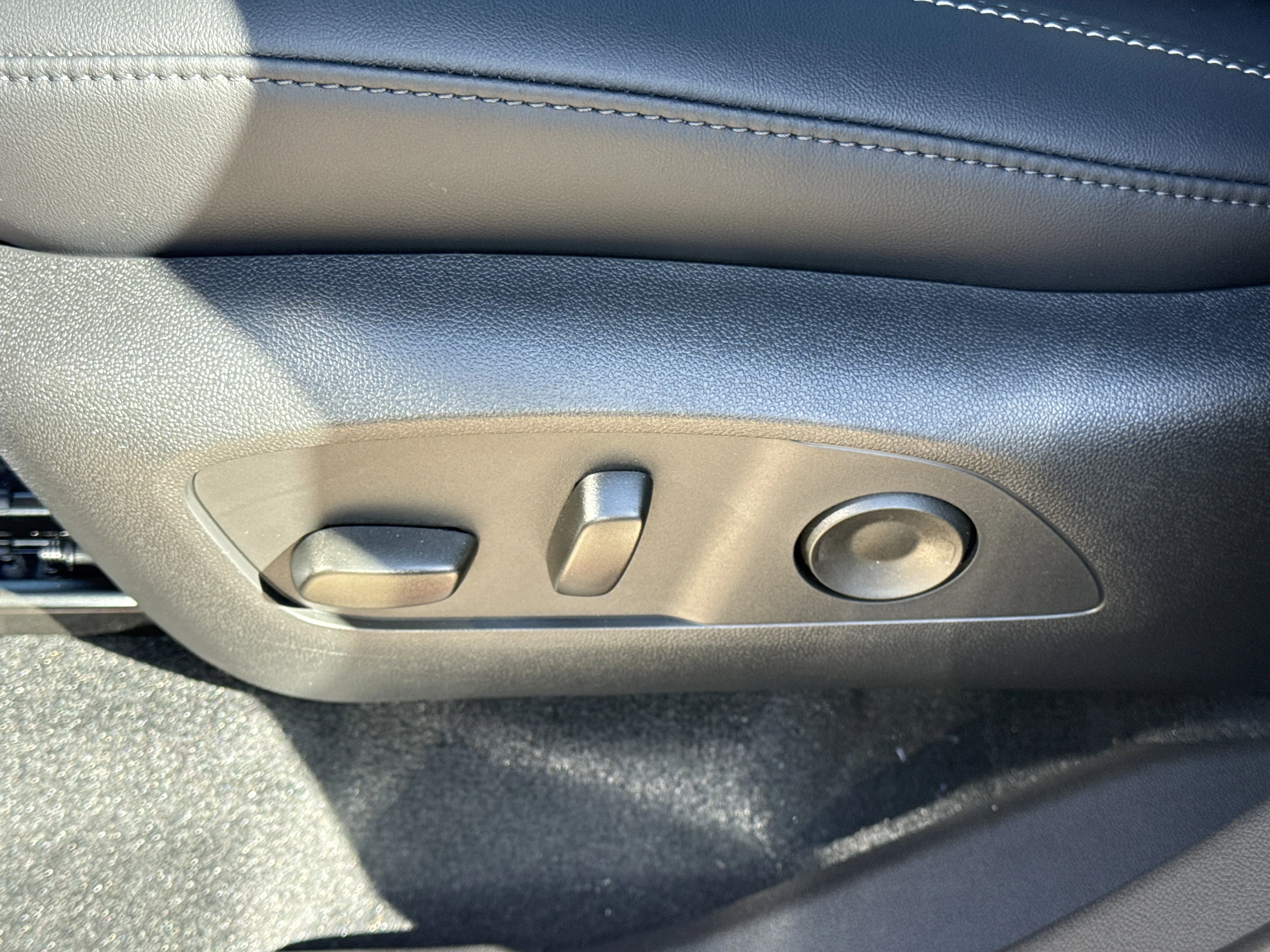 2026 GMC Acadia Elevation - Photo 16